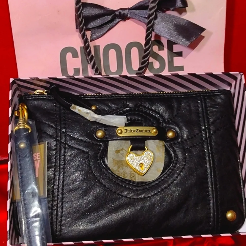 JUICY COUTURE Black Leather LG Pave Crystal Locket Wallet Wristlet NWT - Picture 10 of 10